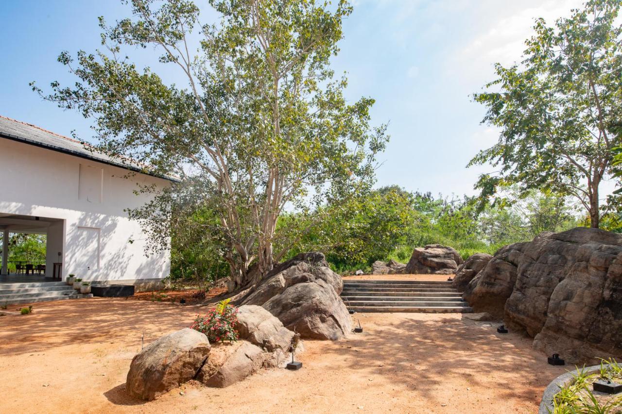 Ceylon Breeze Sigiriya Hotel Exterior photo