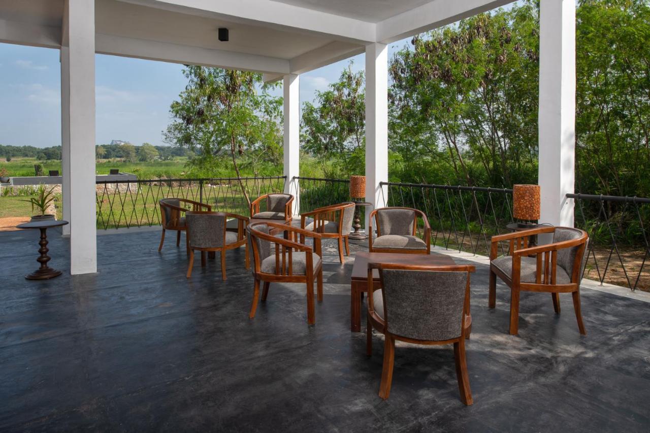 Ceylon Breeze Sigiriya Hotel Exterior photo