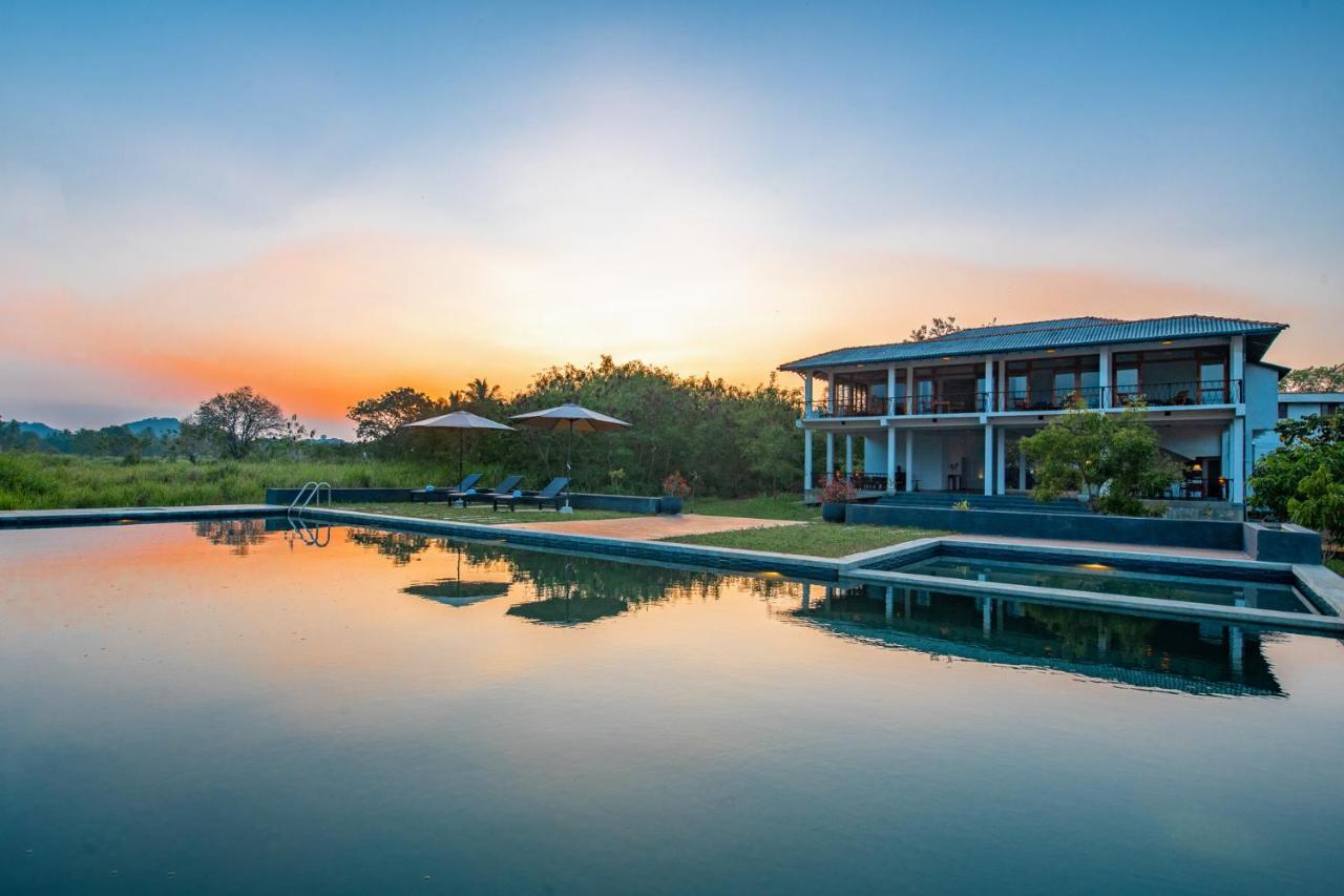 Ceylon Breeze Sigiriya Hotel Exterior photo
