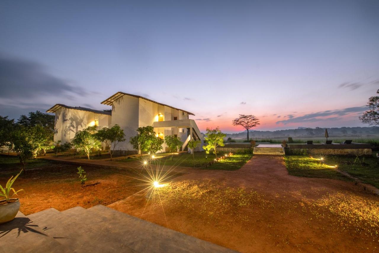 Ceylon Breeze Sigiriya Hotel Exterior photo
