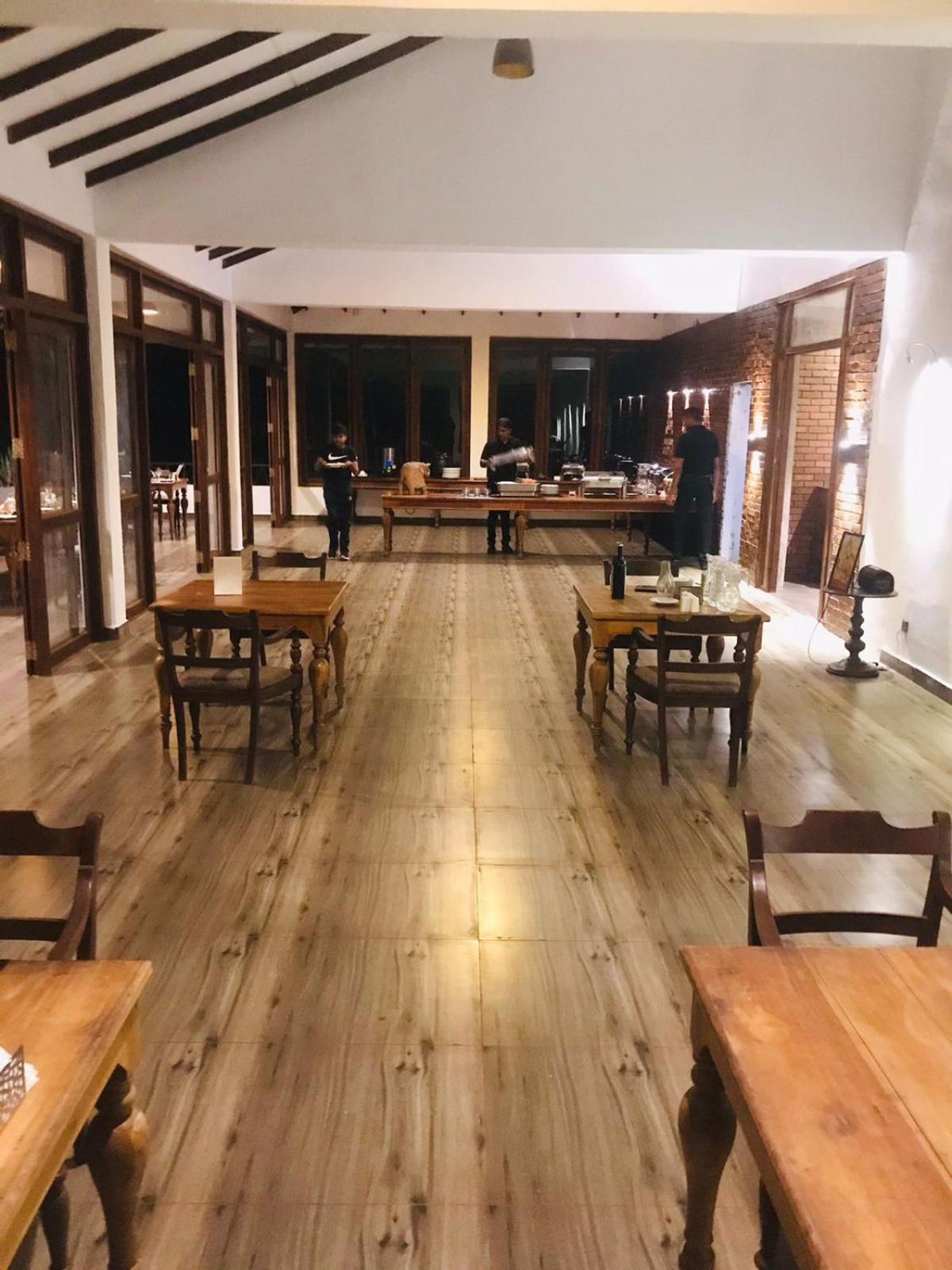 Ceylon Breeze Sigiriya Hotel Exterior photo